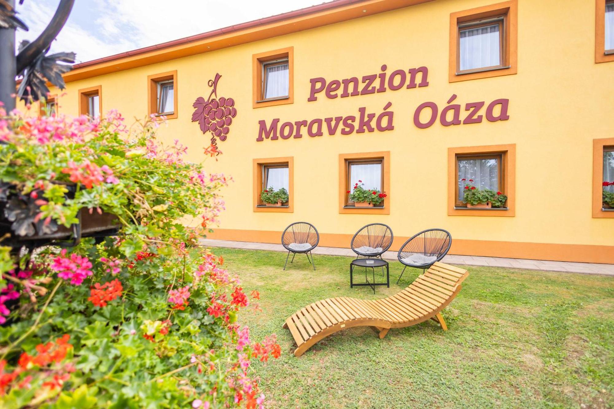 Penzion Moravska Oaza Valtice Exterior photo